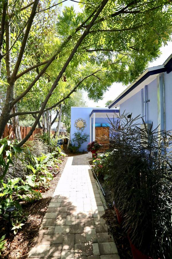 Fantasy Island Inn, Caters To Men Wilton Manors Экстерьер фото