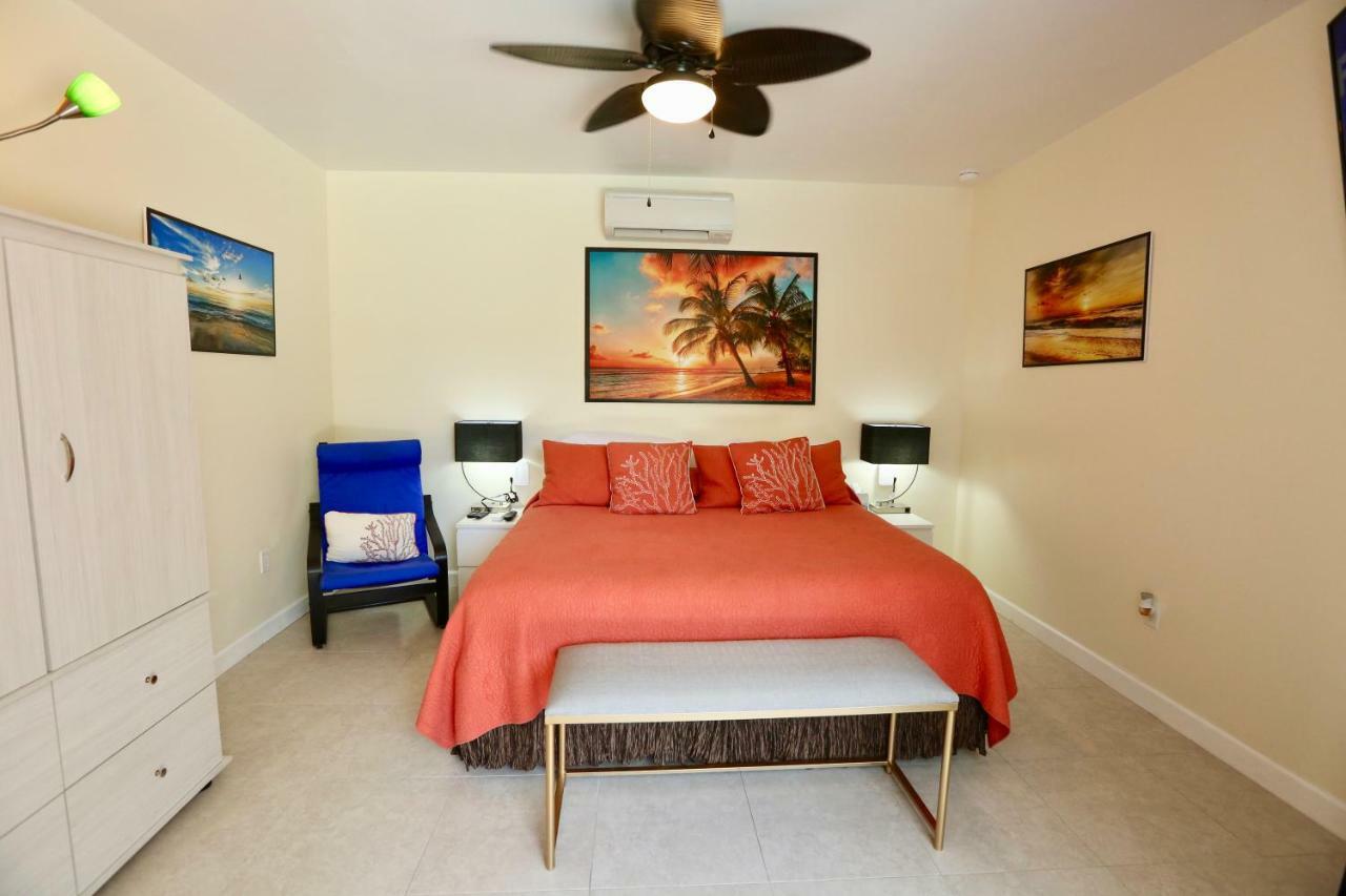 Fantasy Island Inn, Caters To Men Wilton Manors Экстерьер фото