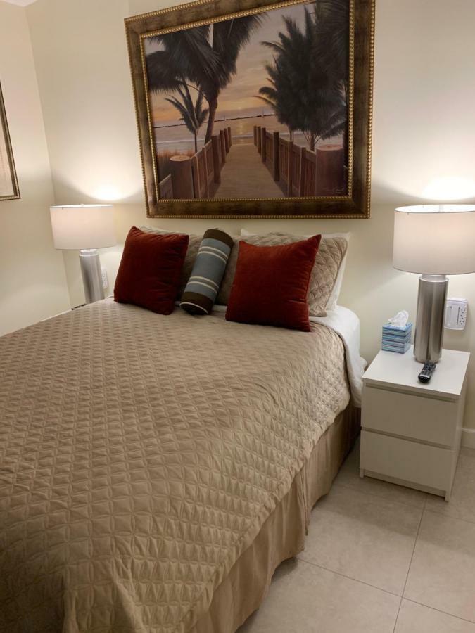 Fantasy Island Inn, Caters To Men Wilton Manors Экстерьер фото